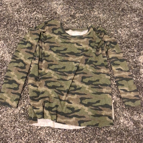 American Eagle Camo Top - Picture 3 of 3